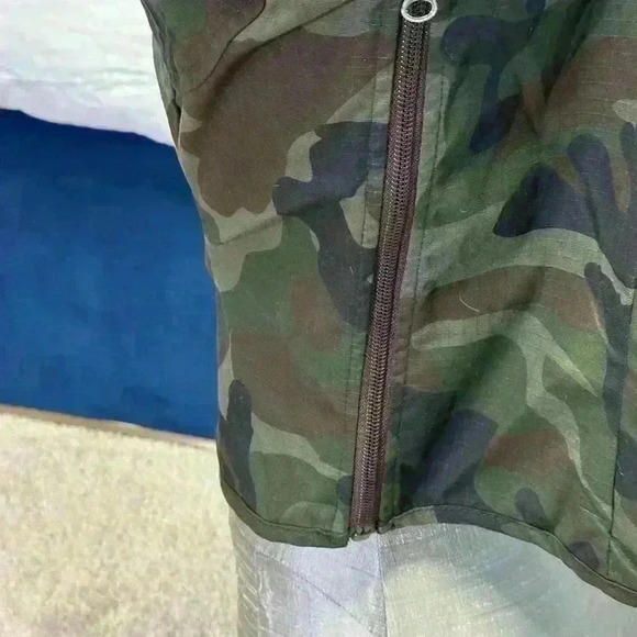 Pretty little thing plus cargo camo corset top size US14 - Picture 3 of 6